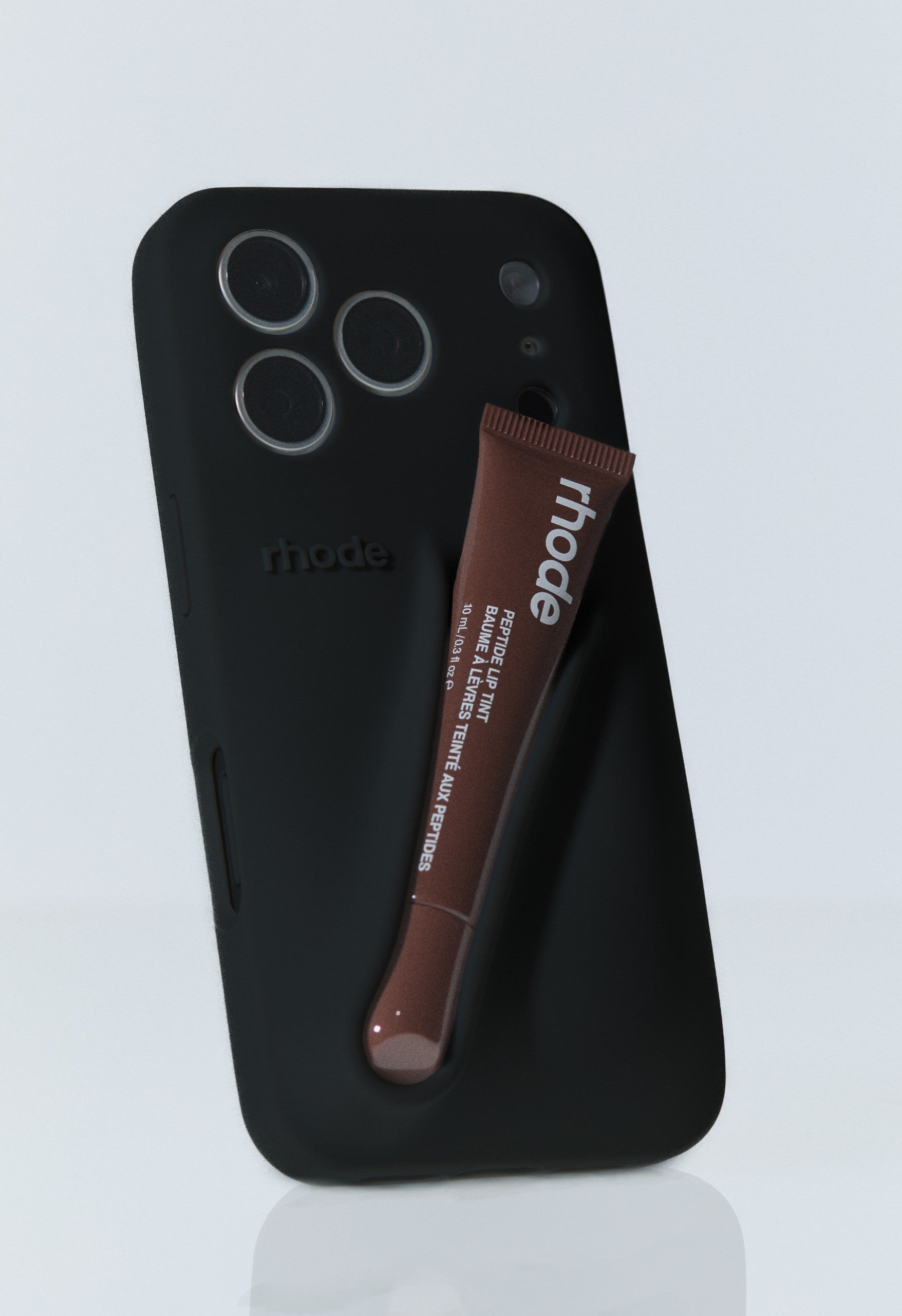 lip case - Care. Glow. Elevate.